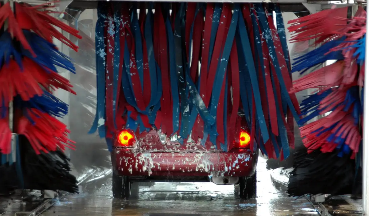 interior-vacuming-car-wash-and-shine